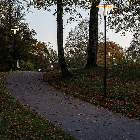 Colonn with Disk Outdoor